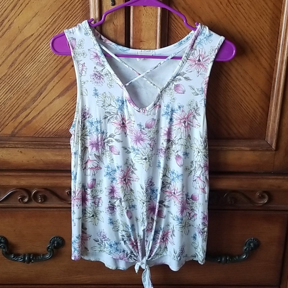 Caution to the Wind Criss Cross Front Tie Floral Top S